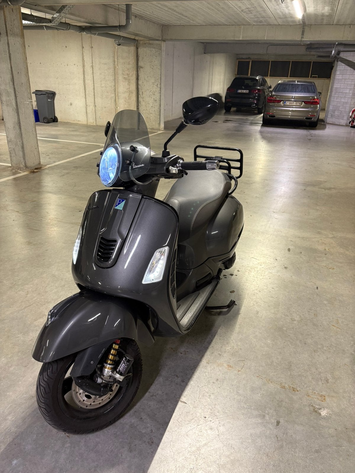 Vespa GTS 300 met boxer helm ! (A1 rijbewijs), Ophalen of Verzenden, Zo goed als nieuw