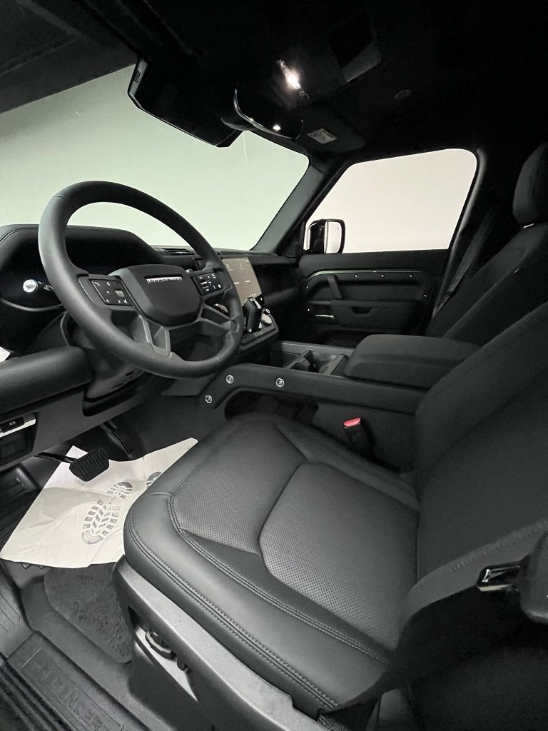 LAND ROVER DEFENDER 110 3.0 XDYNAMIC SE //TOP SPEC // EX VAT, Auto's, Automaat, Leder, Diesel, https://public.car-pass.be/vhr/5fb188d9-3bff-4e02-b839-ad6b8b4c8bba
