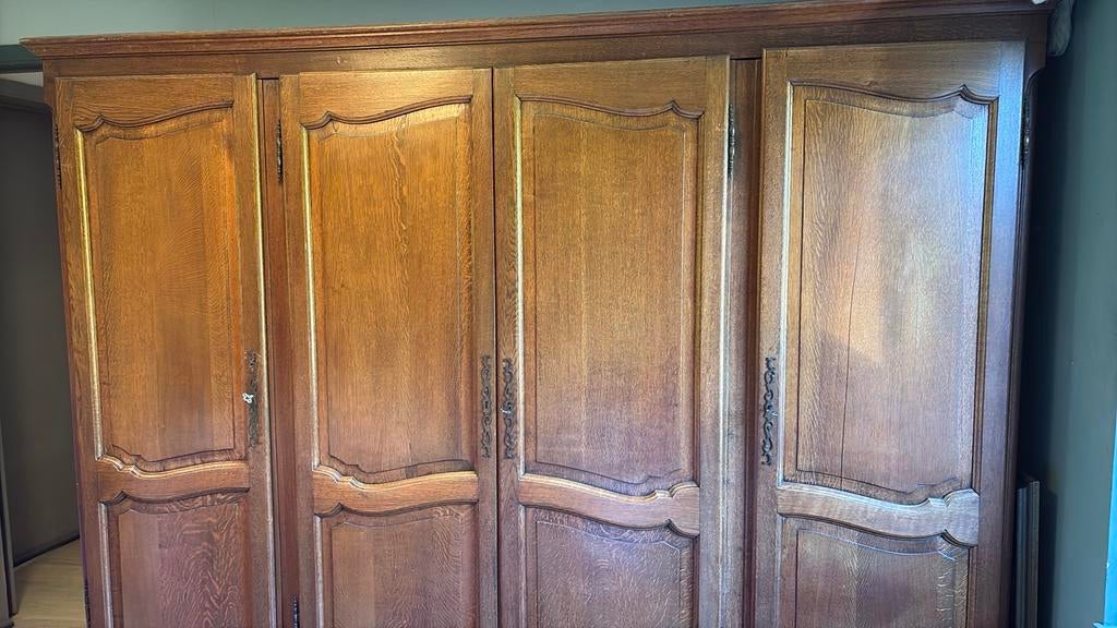 Garde robe 4 portes, Enlèvement, Comme neuf