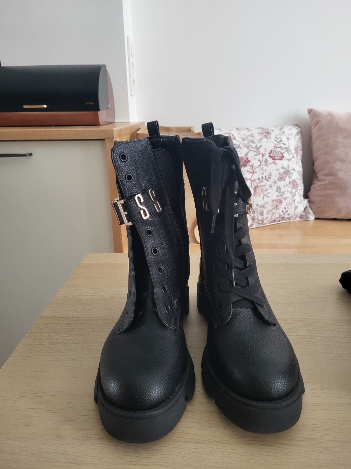 Bottines GUESS – Taille 41 – Neuves, Vêtements | Femmes, Enlèvement, Noir