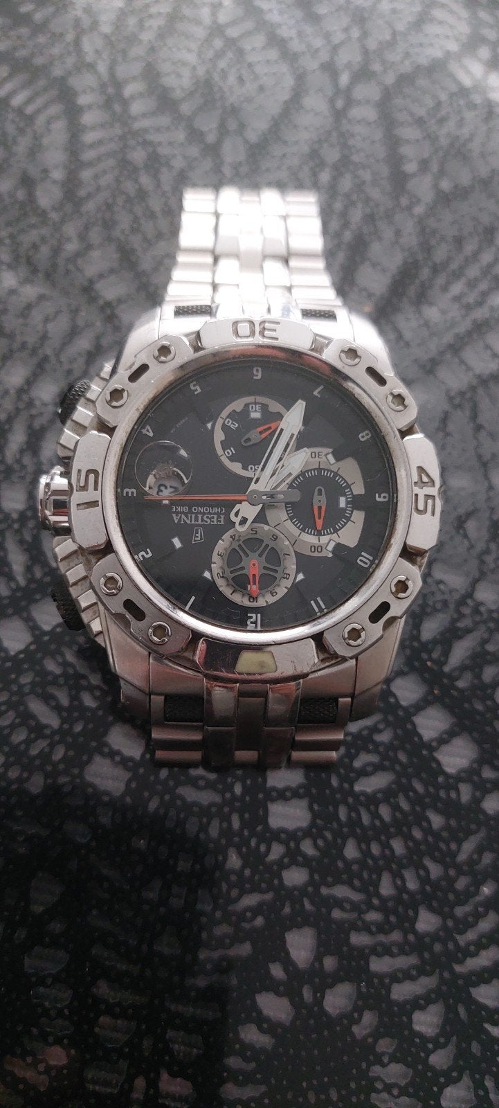 horloge merk festina, Ophalen