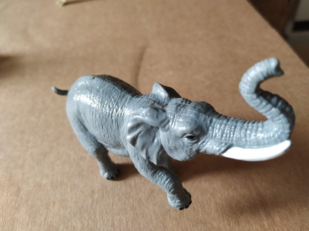 plastieken speelfiguur olifant, ook paard, leeuw, enz..., Kinderen en Baby's, Ophalen of Verzenden