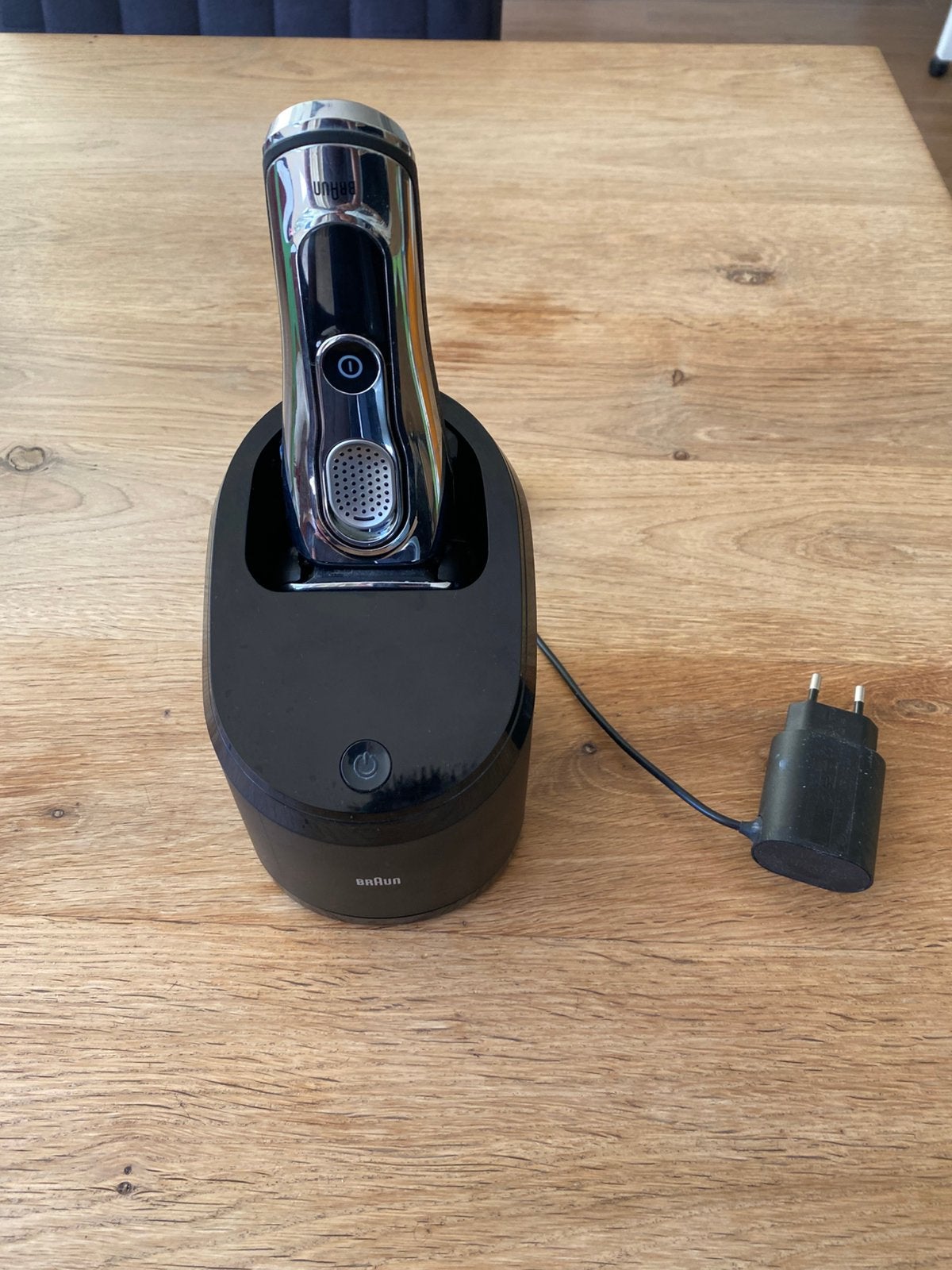 Elektrisch scheerapparaat Braun series 9 + cleaningstation, Ophalen of Verzenden, Gebruikt, Scheren en Epileren