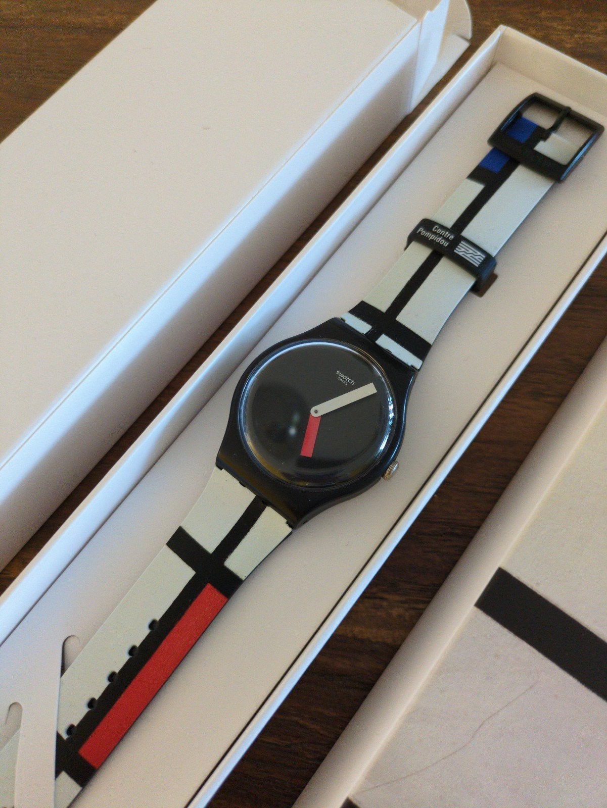 Swatch - centre Pompidou mondriaan, Bijoux, Sacs & Beauté, Enlèvement ou Envoi, Swatch