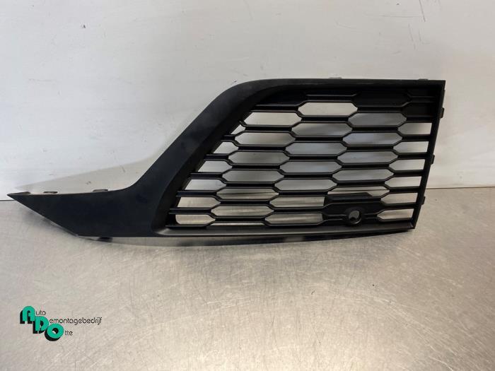 Pare-chocs grille d'un Audi Q7 (Q7 15-), -, 3 mois de garantie, Audi, Utilisé