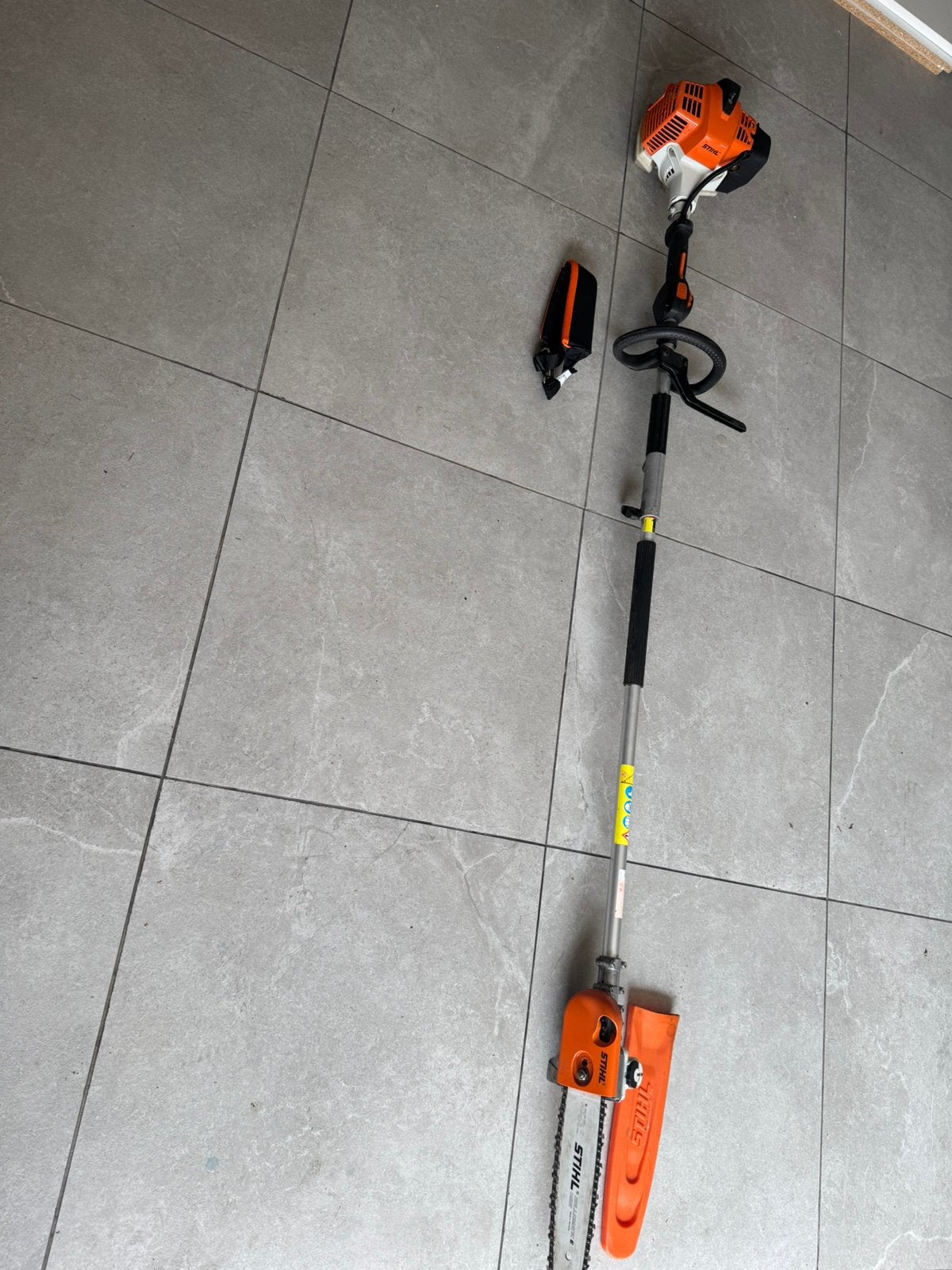 Stihl combi KM94R fonctionne parfaitement, Jardin & Terrasse, Outils à main, Enlèvement, Comme neuf
