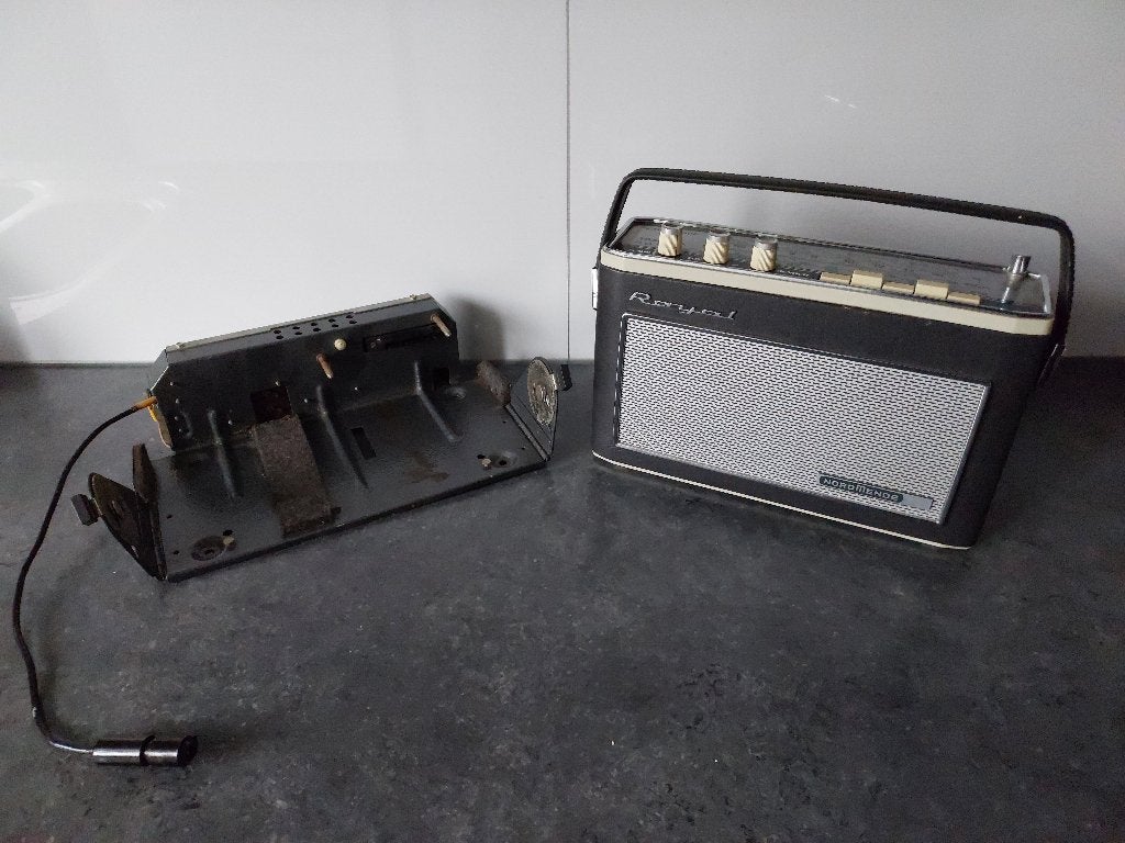 Nordmende Royal Radio Picknick + Autohouder Oldtimer VW T1, Autos : Divers, Autoradios, Envoi, Utilisé
