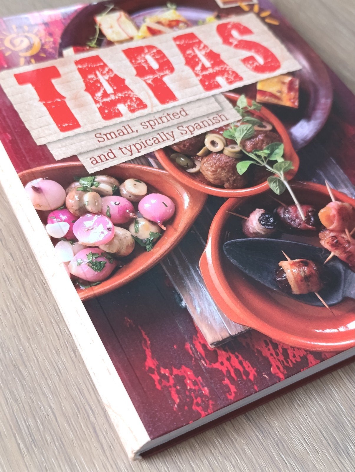 Tapas, kookboek in Engels, NEW BOOK, Livres, Livres de cuisine, Enlèvement ou Envoi, Neuf, Espagne
