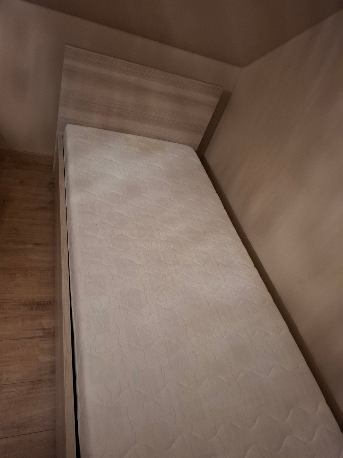 éénpersoonsbed in zeer goede staat, Ophalen, 90 cm, Eenpersoons, Zo goed als nieuw