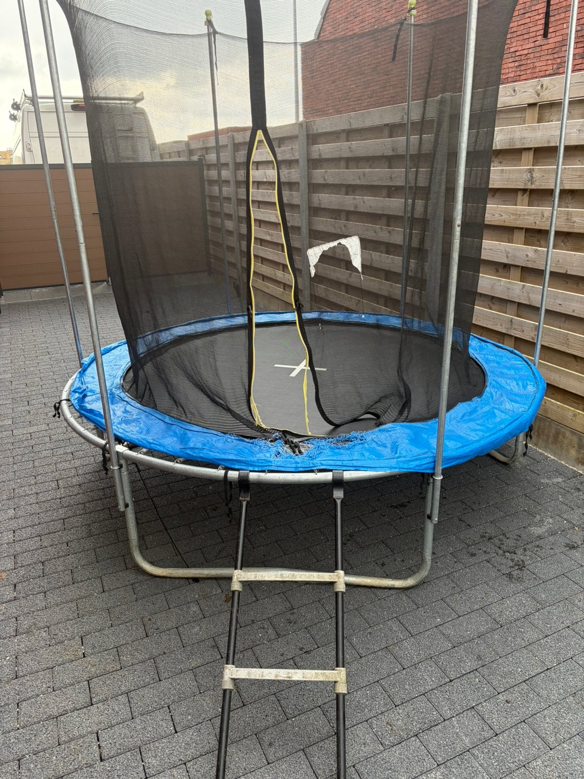 Trampolinge met ladder en beschermnet, Ophalen, Zo goed als nieuw