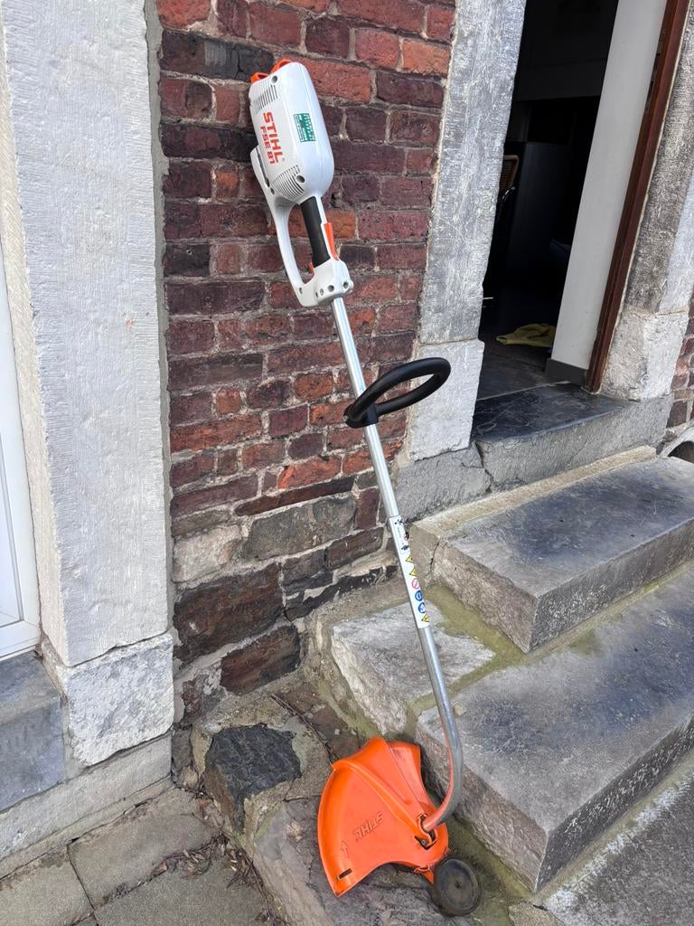 Coupe bordure Stihl FSE 81, Ophalen, Zo goed als nieuw, Elektrisch
