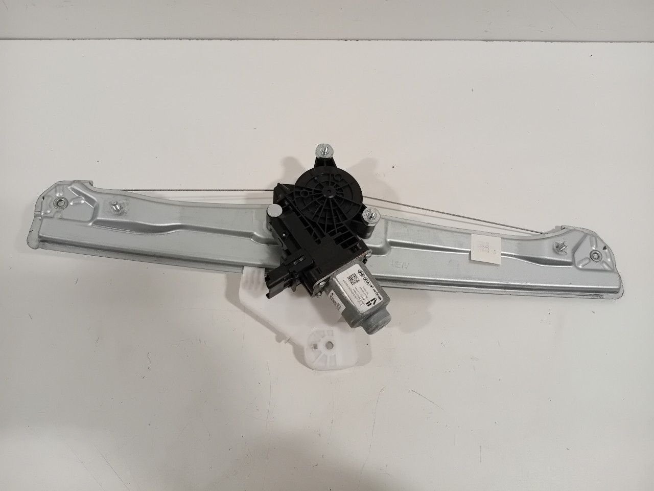 Raammechaniek elektrisch rechts voor Hyundai Tucson, Onderdelen@venauto.nl, Van der Ven Autorecycling B.V., Ettenseweg 76, 4706 PB Roosendaal, The Netherlands