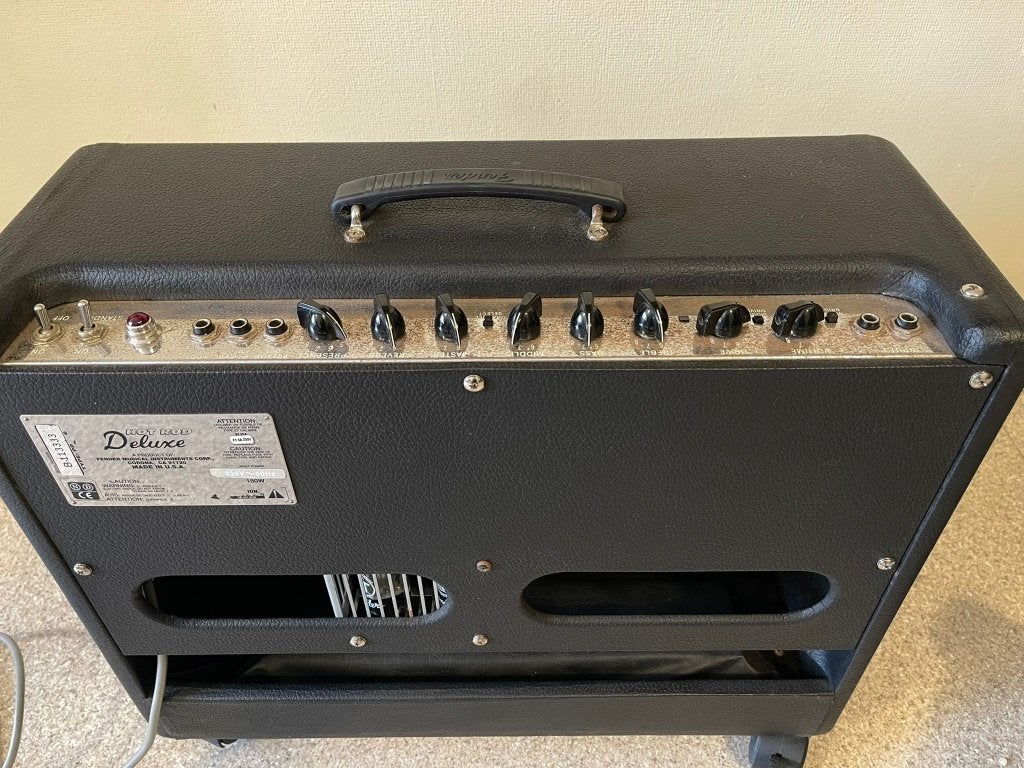 FENDER (fabriqué aux États-Unis) + footswitch Tubes, Musique & Instruments, Amplis | Basse & Guitare, Enlèvement, Utilisé, Guitare