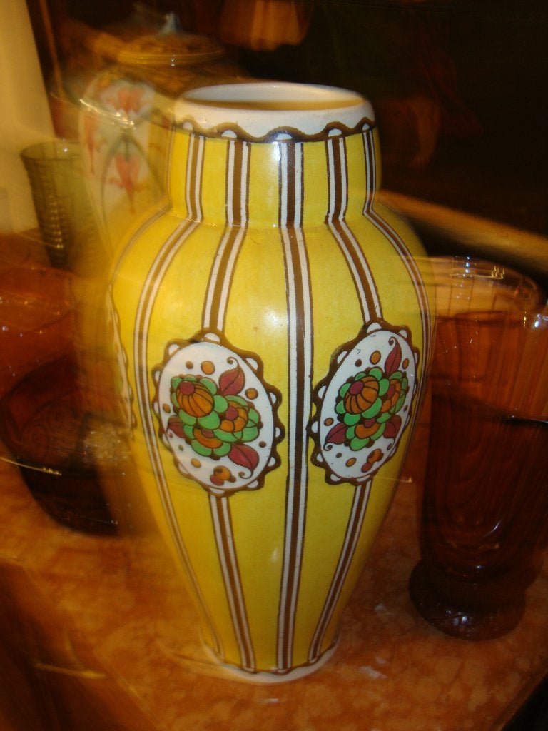 Art Deco vaas Boch. Ontwerp van CHARLES CATTEAU., Ophalen