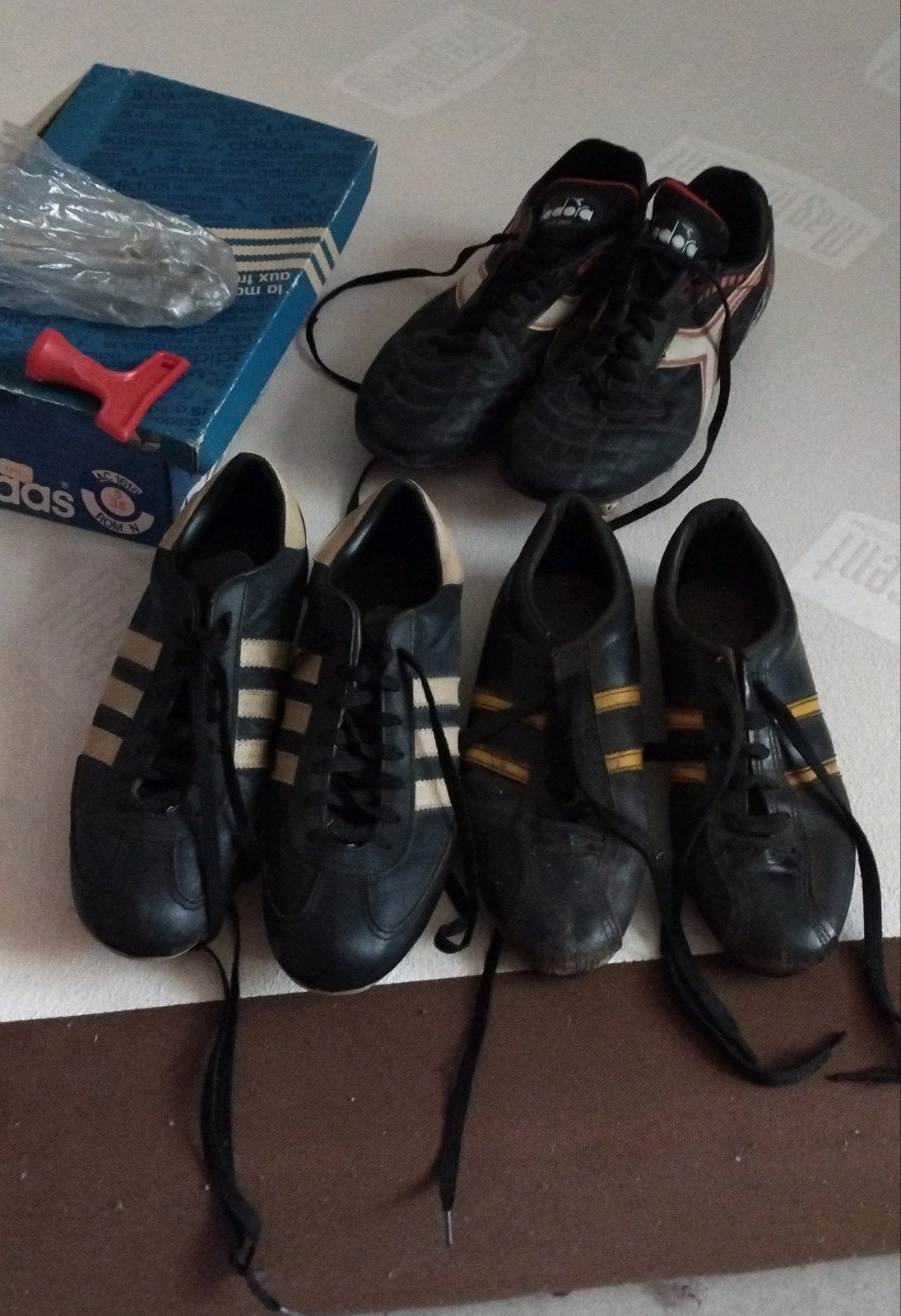 3 maar Vintage voetbalschoenen, Ophalen of Verzenden, Gebruikt, Schoenen