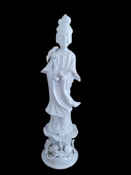 Boeddhistische godin Guanyin (Kwan Yin). Mid Century, Antiek en Kunst, Wit, China, 32 cm, Beeld