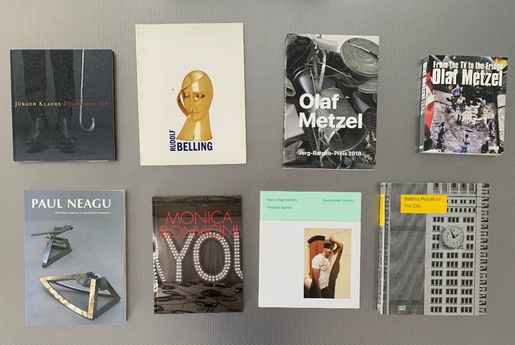 24 boeken over internationale (vooral Duitse) beeldhouwkunst, Boeken, Ophalen, Beeldhouwkunst