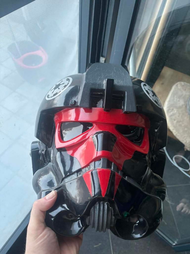 Tie fighter helmet red skul 1;1, Ophalen, Zo goed als nieuw