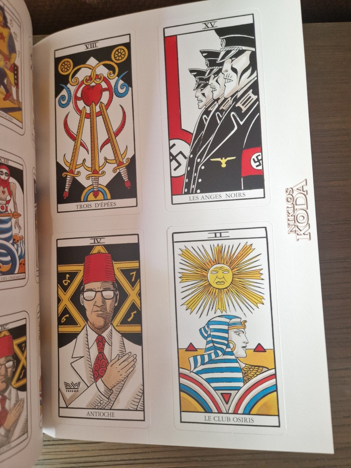 Bd niklos koda 10,EO, avec 4 cartes de tarot, Enlèvement ou Envoi