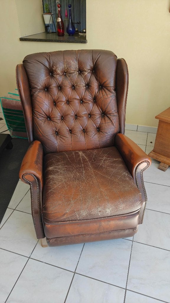 Lederen relaxfauteuil in Chesterfield-stijl, Huis en Inrichting, Fauteuils, Ophalen, Gebruikt, Leer, Style "Anglais"