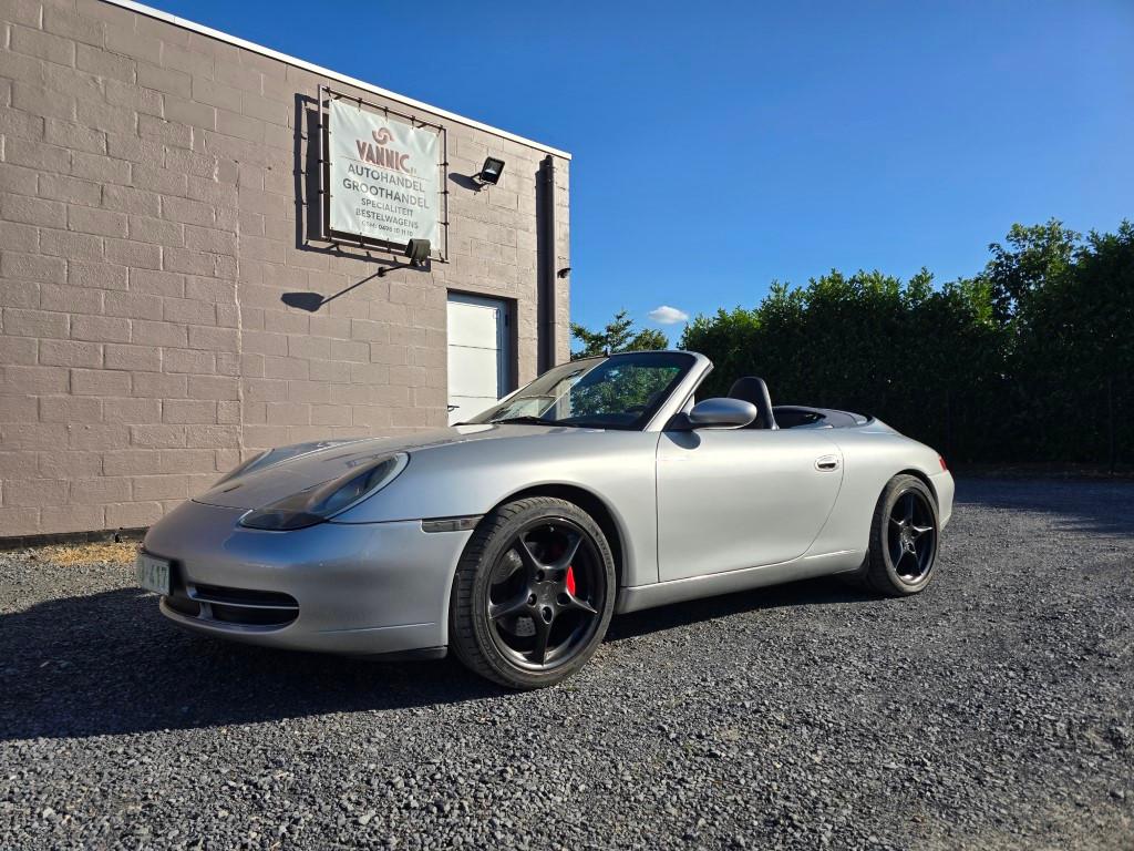 Porsche 996 carrera 4 Cabrio Manueel , collector !, Auto's, Porsche, Zwart, Cabriolet, Leder, Bedrijf