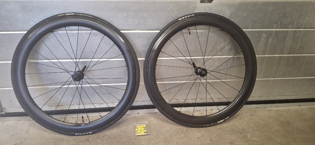 Carbon wielen velgrem tubular incl remblokken, Fietsen en Brommers, Gebruikt, DT Swiss, Racefiets, Carbon