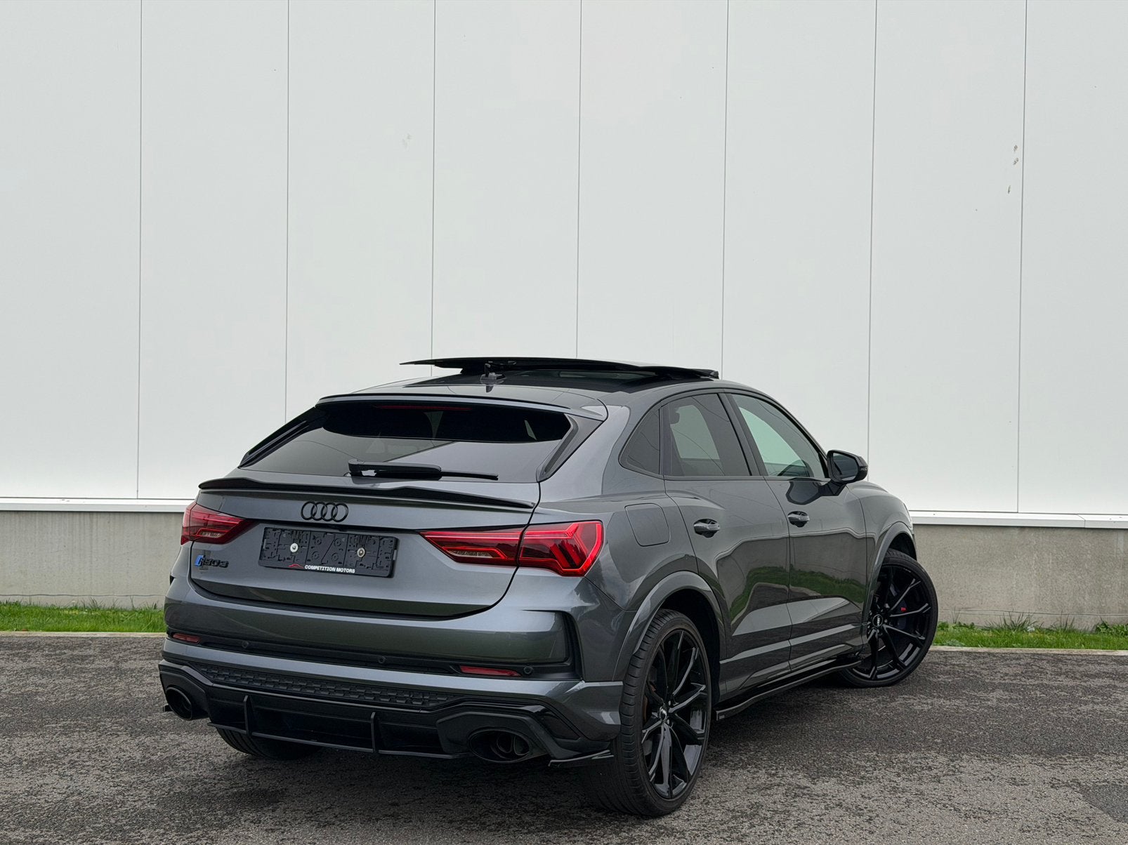 Audi RSQ3 - Maxton - 2020 - Full Opties - Panorama, Auto's, Automaat, Euro 6, https://public.car-pass.be/vhr/19de39e3-b415-466f-b2b8-63b999751efa