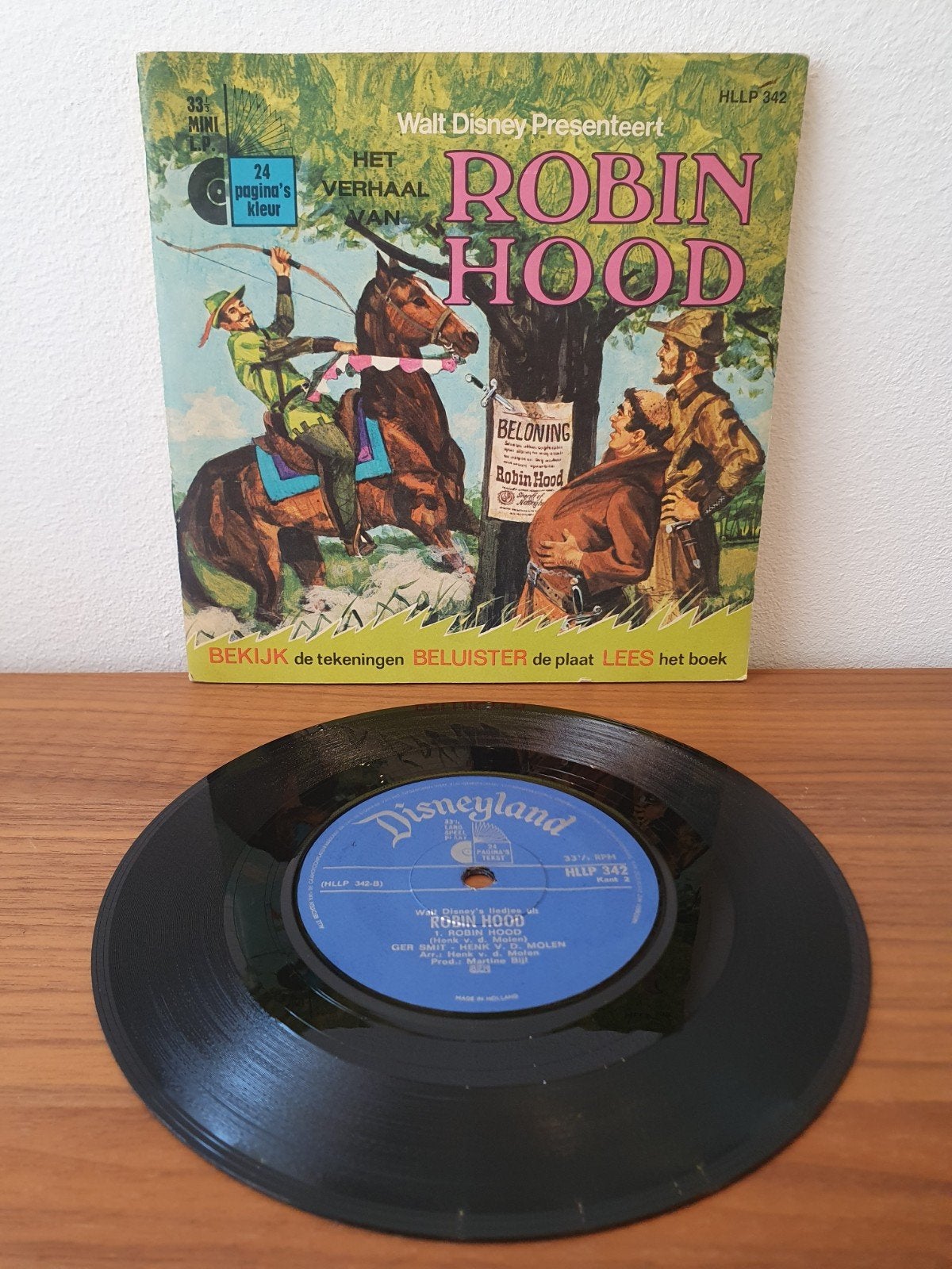 Walt Disney -  Het Verhaal Van Robin Hood - 7" + boekje, Ophalen of Verzenden