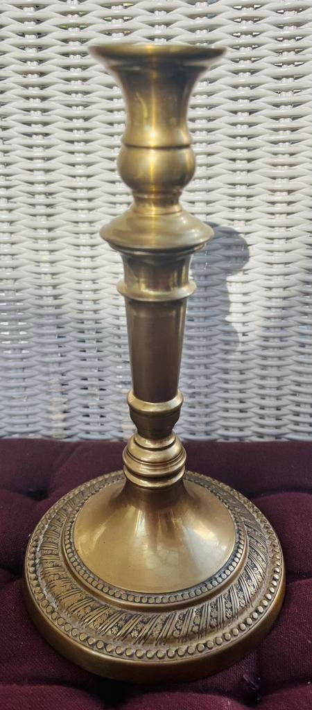 Vintage kandelaar met mooie versiering onderaan, Ophalen, Koper of Brons