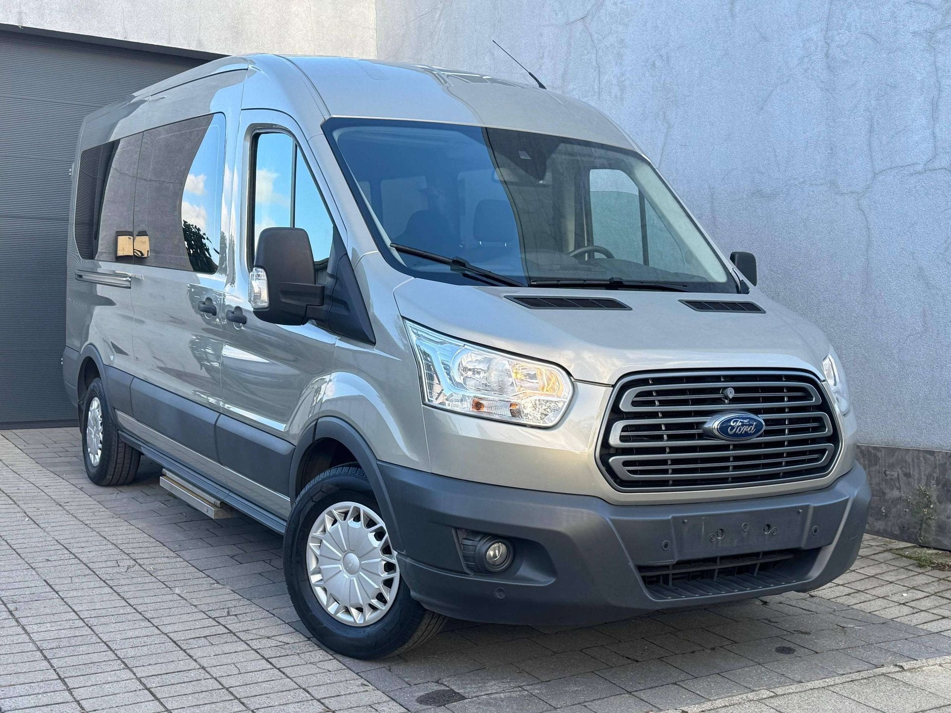 Ford Transit 2.2 TDCi L3H2 2015 TPMR + 6 STOELEN + ROLSTOEL, Auto's, Gebruikt, Euro 6, 4 cilinders, Parkeerassistent
