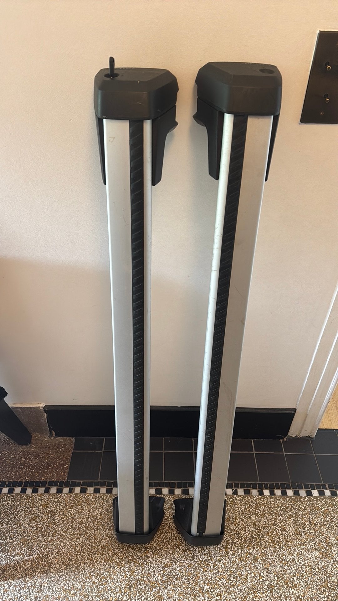 Aluminium dakdragers van Volvo Ref. 32351093 Met sloten, Auto diversen, Dakdragers, Zo goed als nieuw, Ophalen