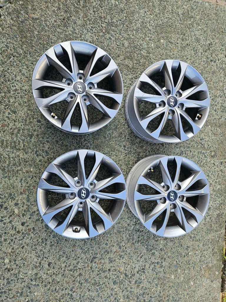 4 jantes Hyundai en 16 " 5X114.3, Ophalen, Gebruikt, 16 inch, Velg(en)