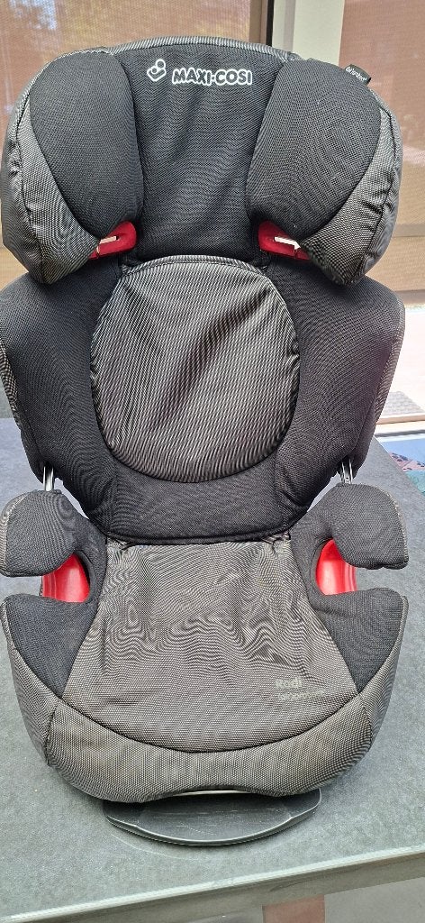15 € Kinderstoel Maxi cosi groep 2/3, Kinderen en Baby's, Autostoeltjes, Ophalen, Autogordel, Afneembare rugleuning, Zo goed als nieuw