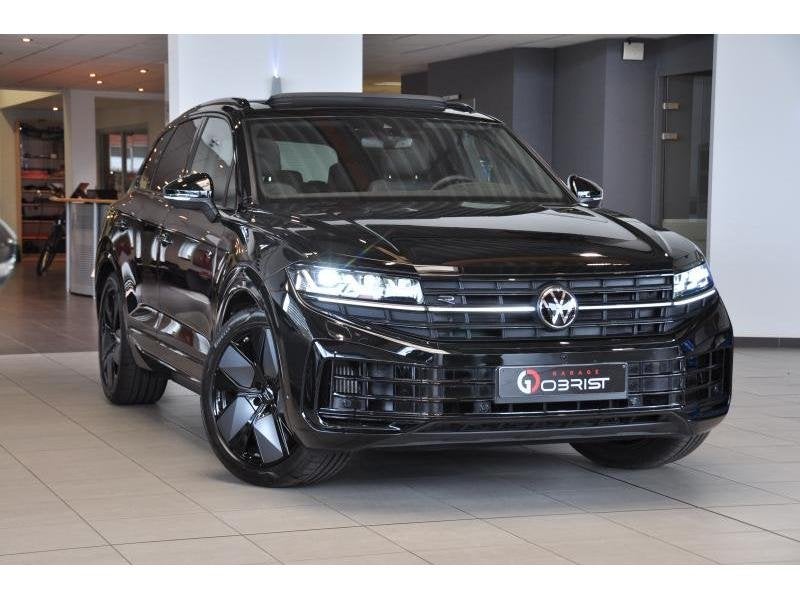 Volkswagen Touareg Full R Hybride 462pk-Pano-Matrix-360Cam, Auto's, Automaat, 2995 cc, 462 pk, Bedrijf