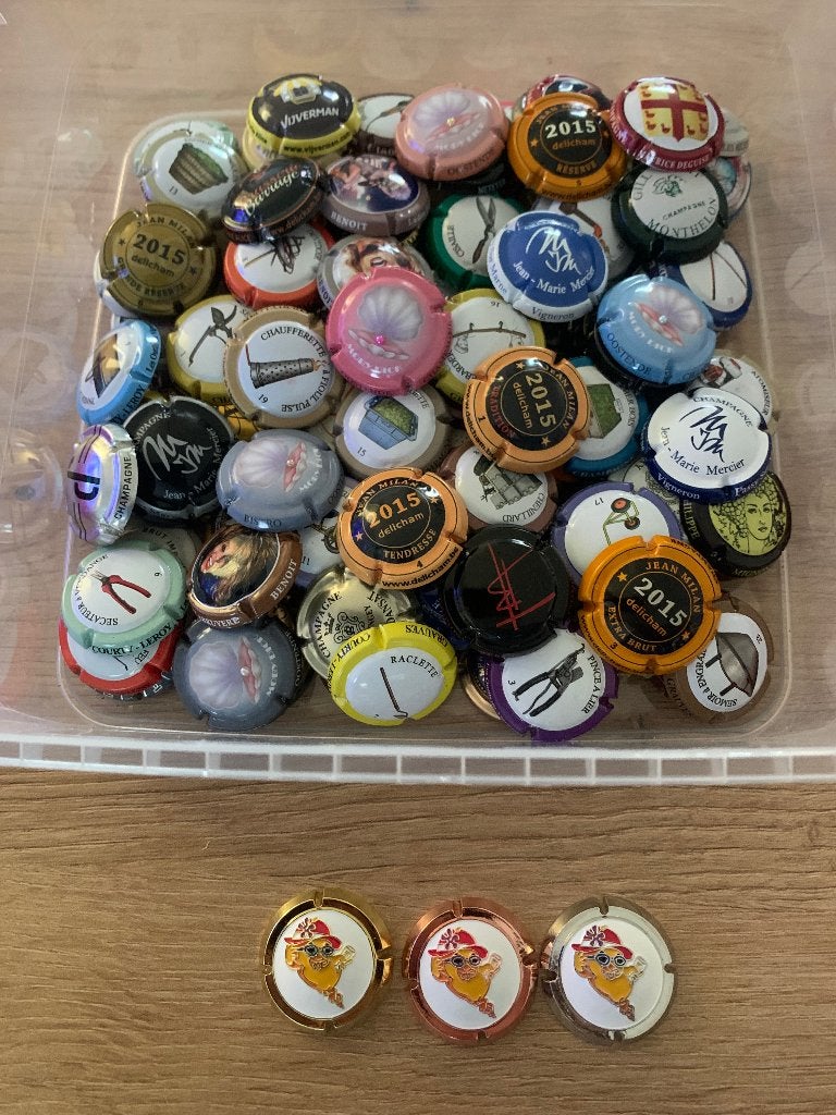 Lot A4 : 150 champagne capsules, Ophalen of Verzenden