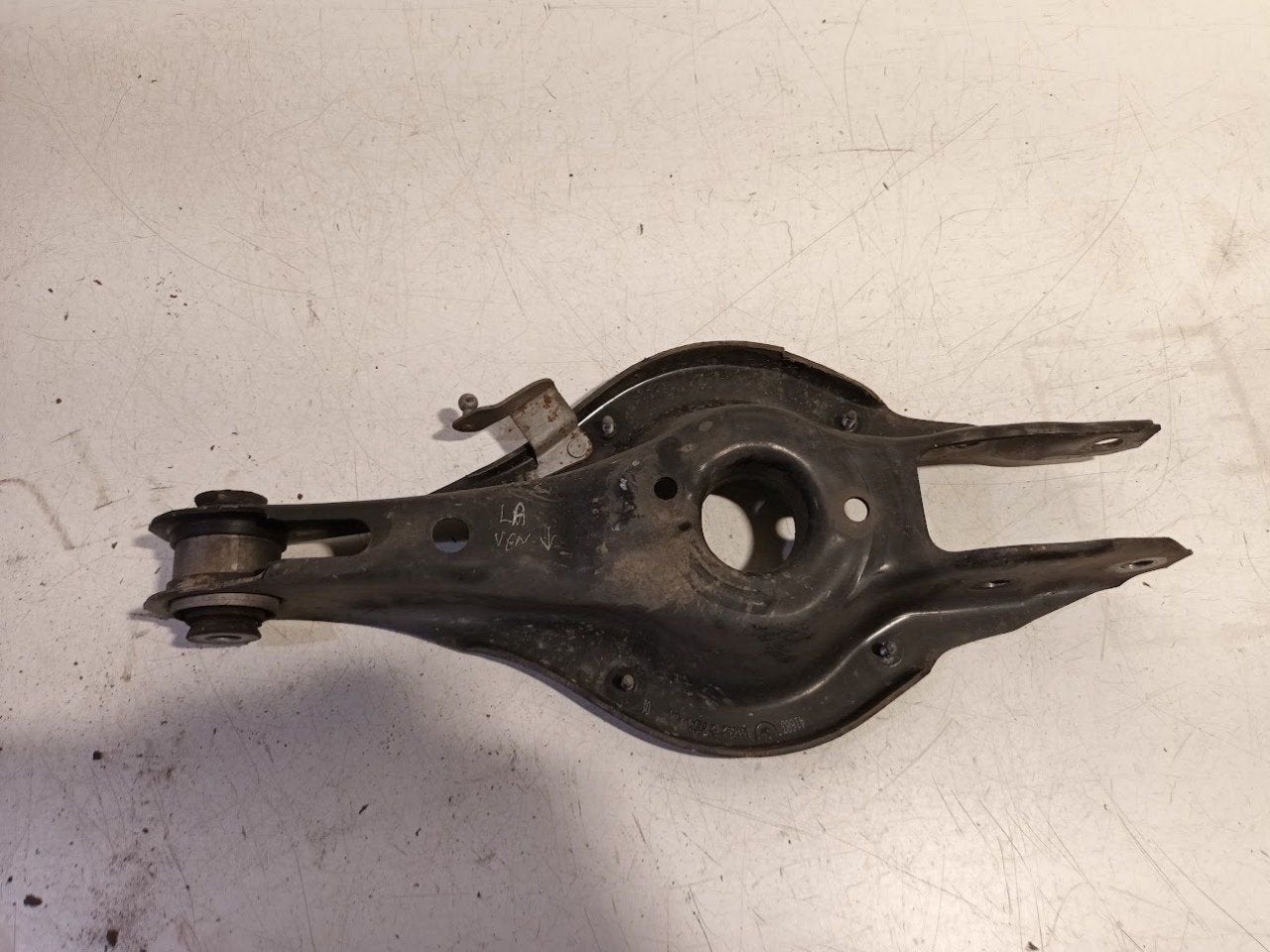 Draagarm links achter onder BMW 4 serie, Autos : Pièces & Accessoires, Suspension & Châssis, BMW, Autres marques automobiles, Utilisé