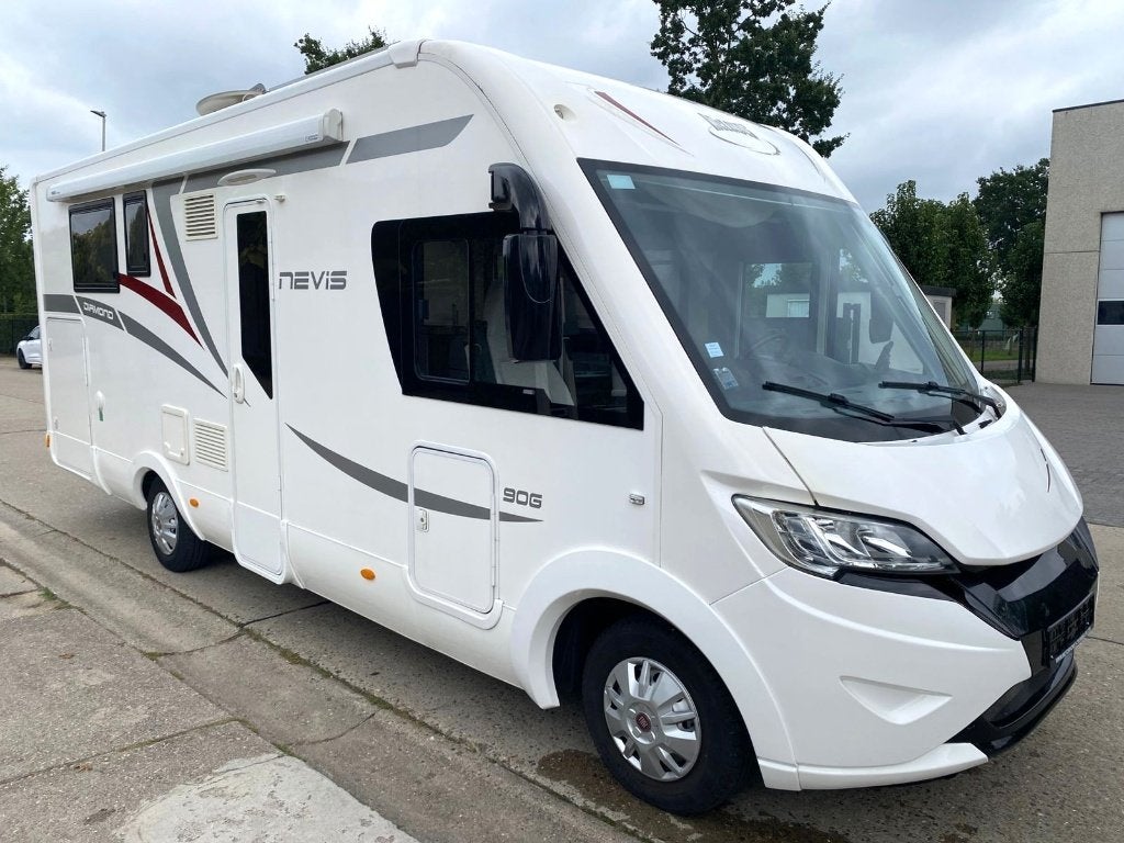 Mc Louis Nevis Diamond 90G, Caravans en Kamperen, Integraal, Ringverwarming, Fiat, McLouis