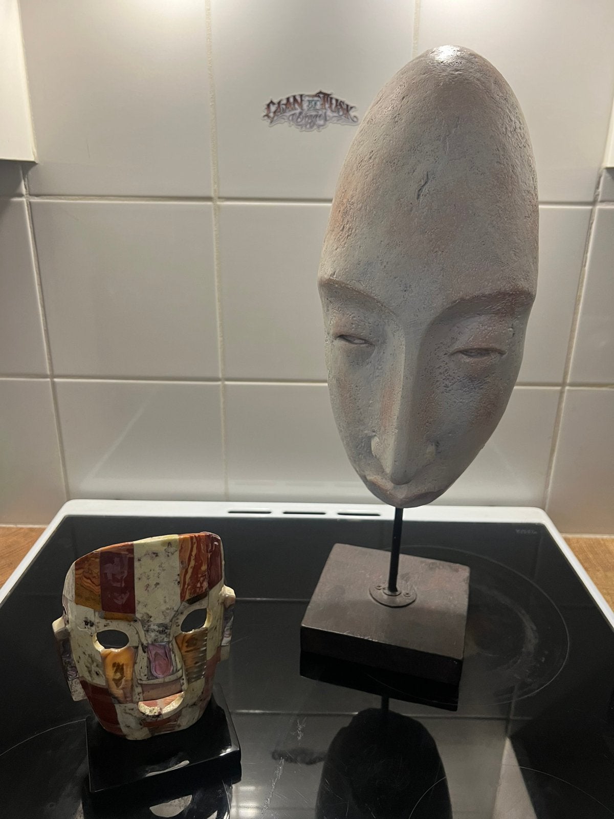 2 mooie maskers, Ophalen