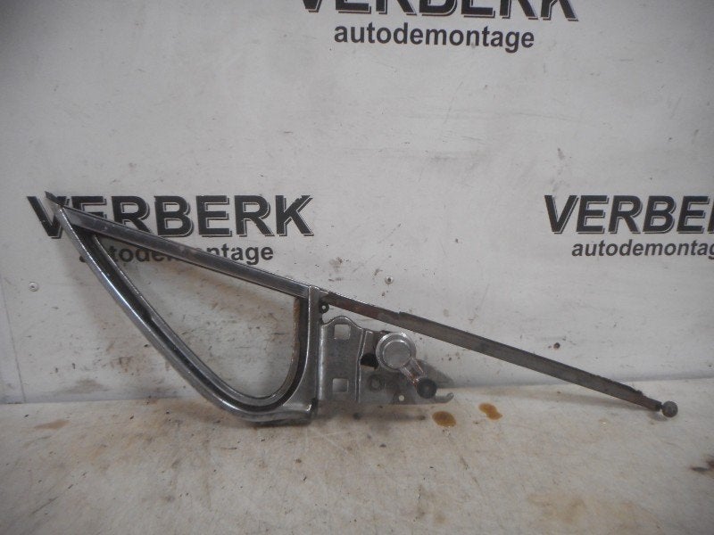 VITRE CUSTODE AVANT DROIT Chevrolet USA Impala (01-1970/-), Chevrolet, General Motors Germany GmbH, Utilisé, Chevrolet.europe@gm.com