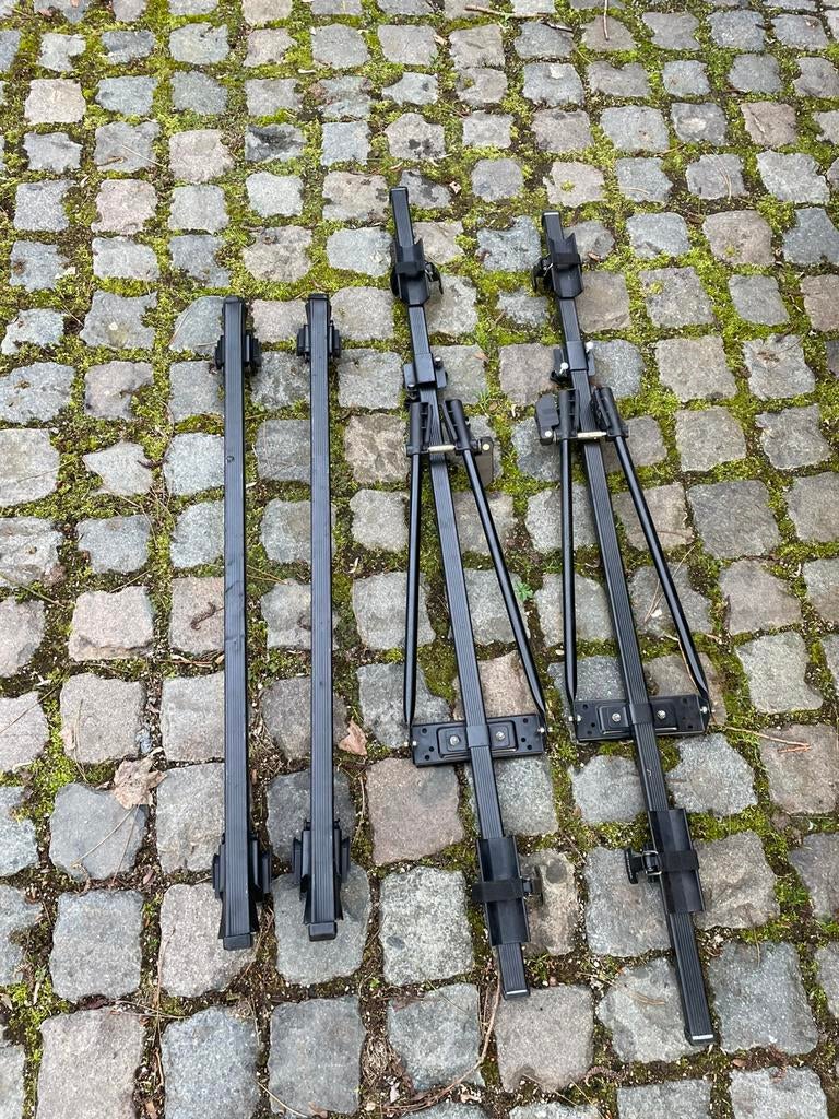 Barres de toit universelles + porte-vélos, Enlèvement ou Envoi, 2 vélos, Utilisé, Galerie de toit