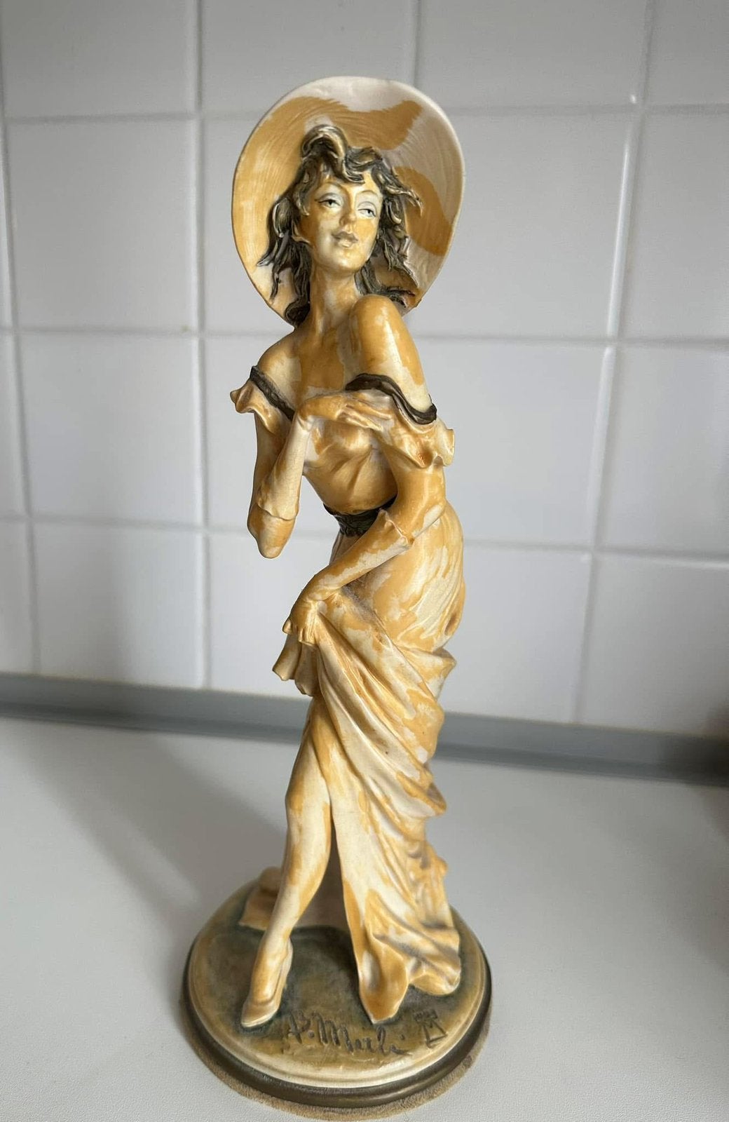Vintage Capodimonte beeldje / elegante dame/ Bruno Merli, Enlèvement ou Envoi, Comme neuf, Humain