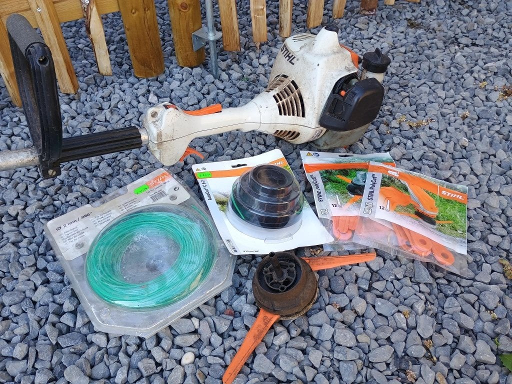 STIHL FS38 DÉFECTUEUSE !!! POUR PIÈCES ET ACCESSOIRES, STHL, Enlèvement ou Envoi, 30 à 50 cm, Utilisé