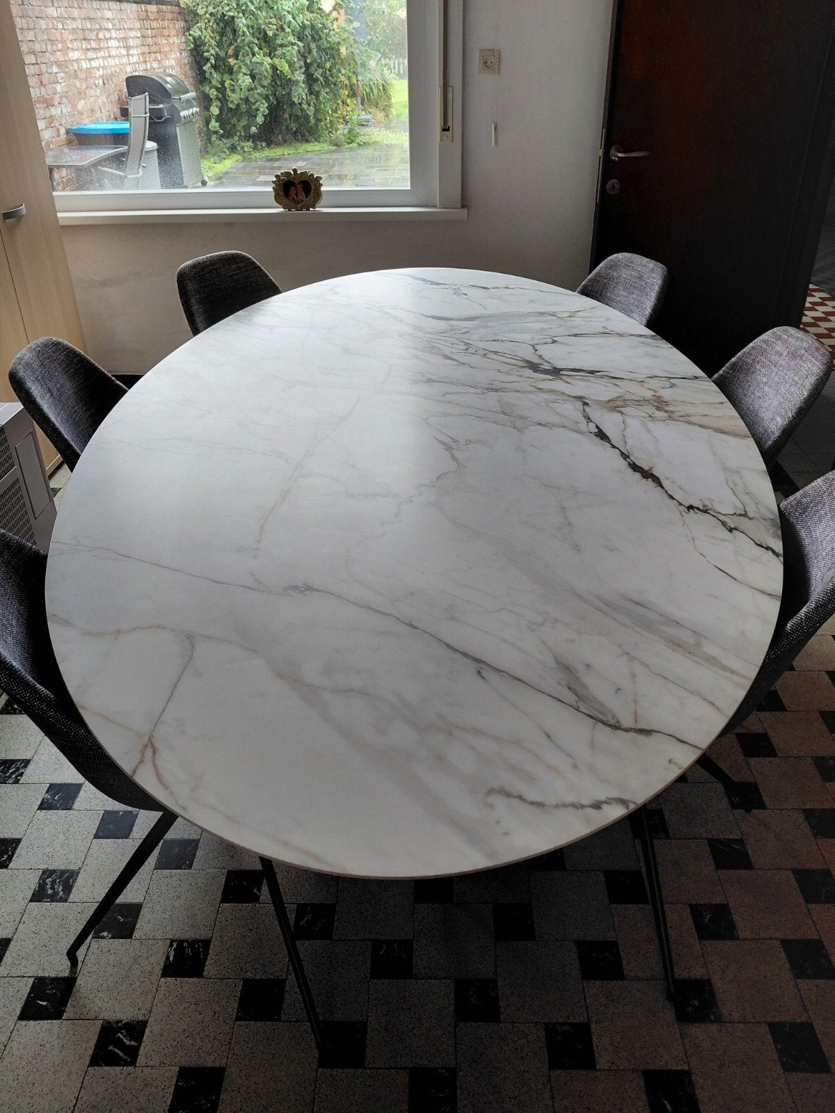 table céramique marbré blanc. 2,50m  1,34m, Maison & Meubles, Comme neuf, 100 à 150 cm, Enlèvement, Autres matériaux