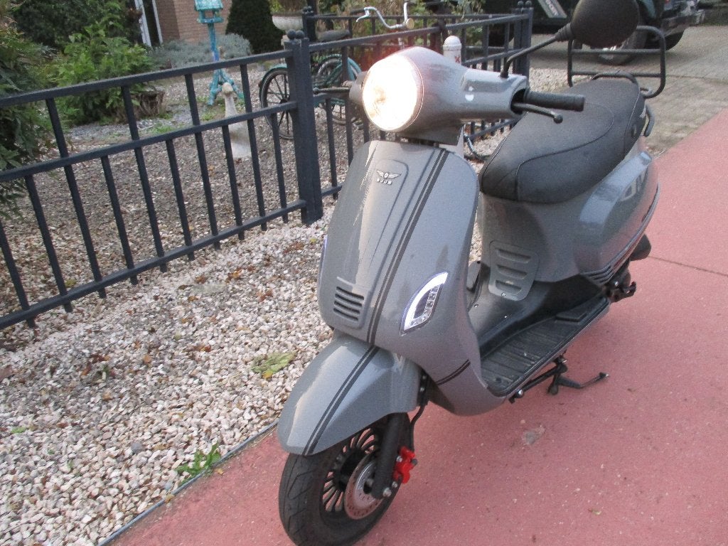 scooter B klasse 45 km bouwjaar 2021, Fietsen en Brommers, Ophalen, Overige modellen, Benzine, 50 cc