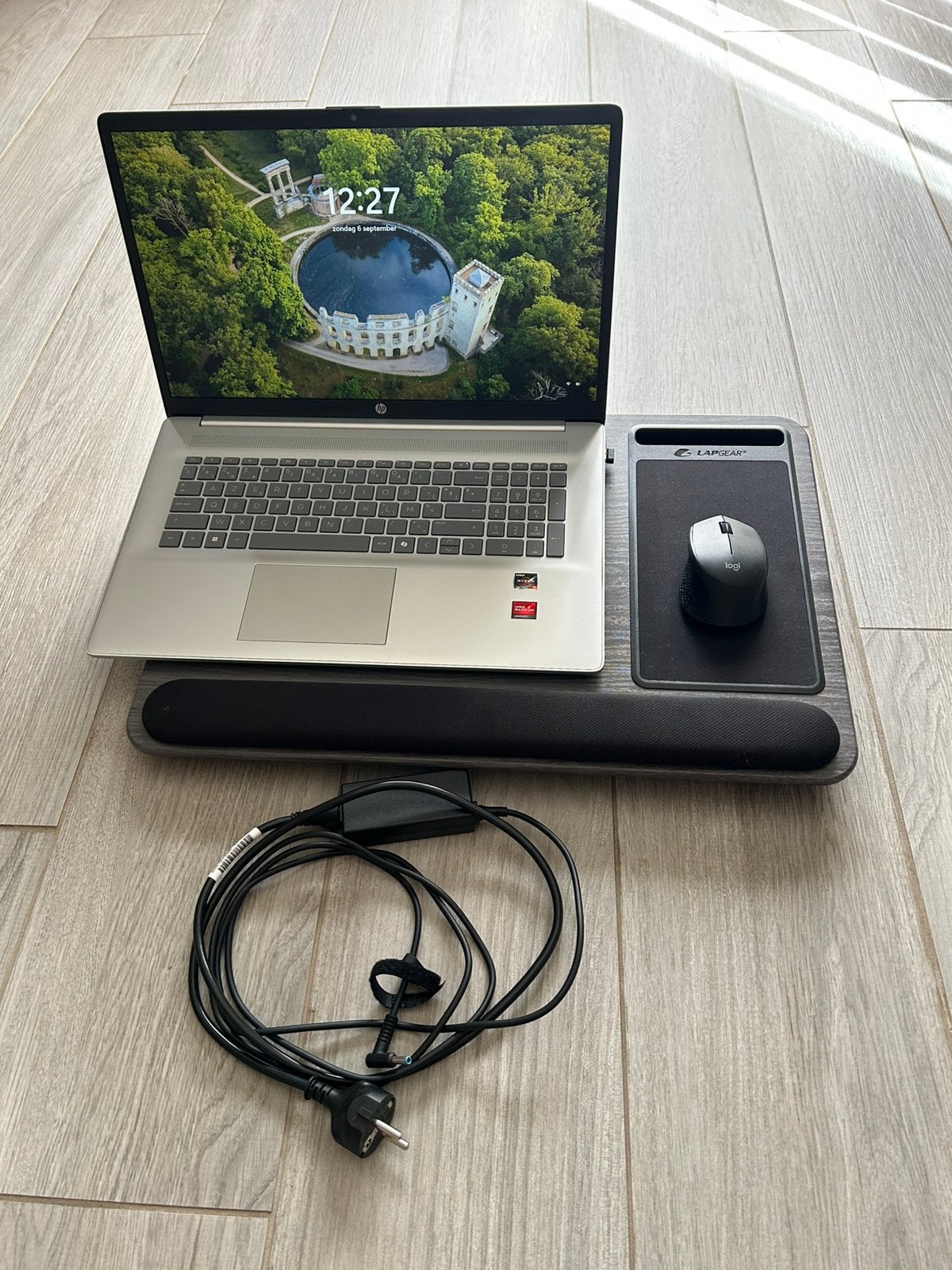 HP 17,3” Laptop Ryzen 5 – 512GB SSD + Laptoptafel– Garantie, Ophalen, 8 GB, Zo goed als nieuw, Azerty