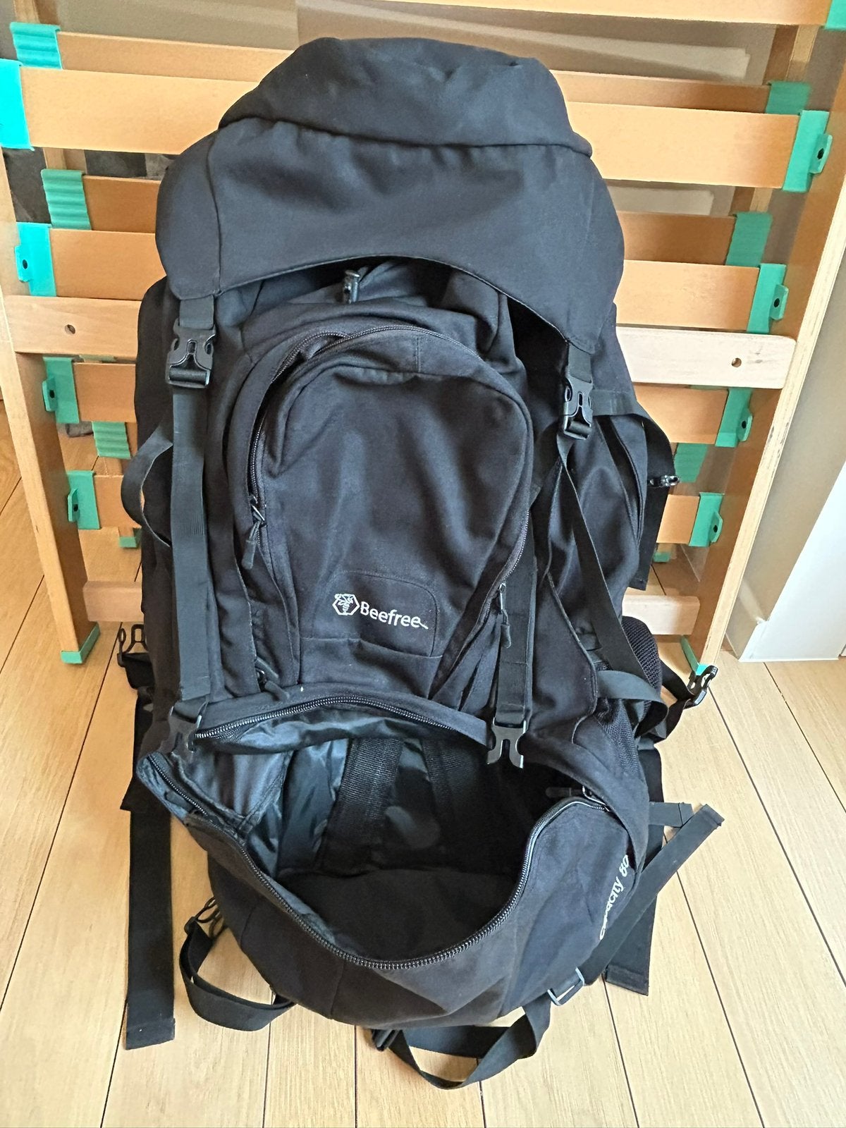 Trekrugzak Beefree 80L incl regenhoes, Sport en Fitness, Bergsport en Wandelen, Ophalen, Zo goed als nieuw