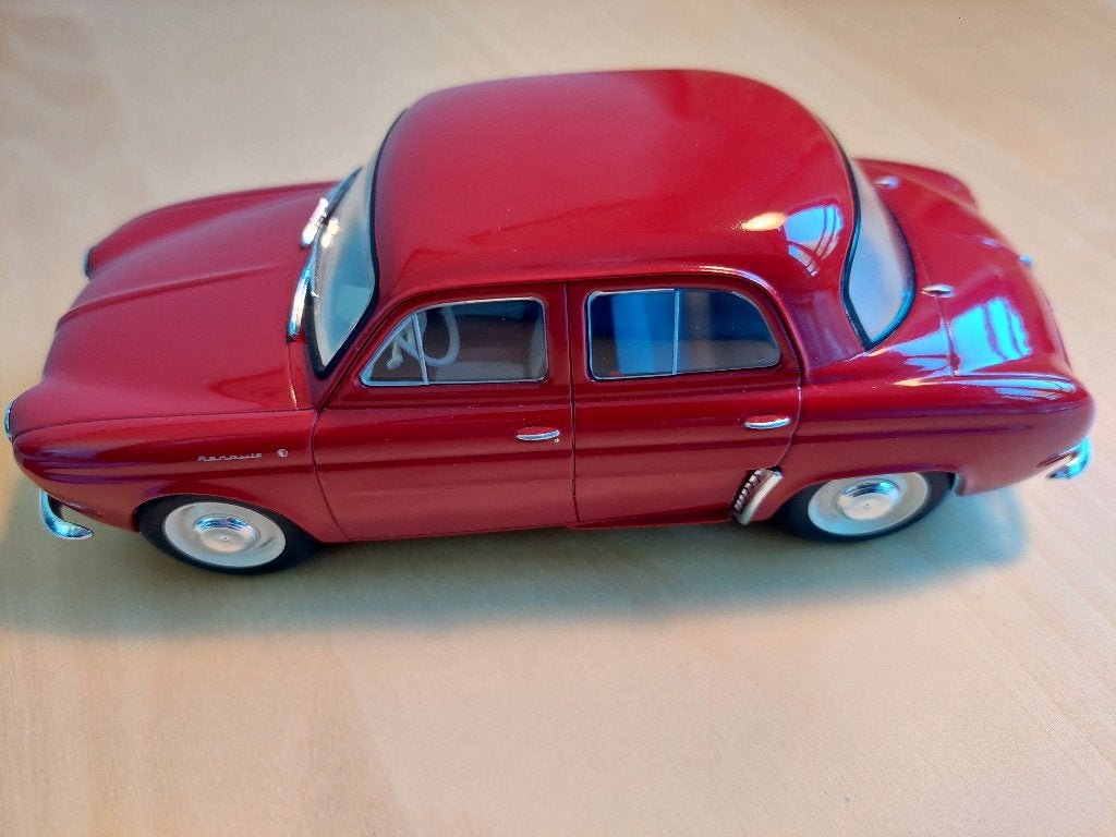 RENAULT DAUPHINE 1/24, Hobby & Loisirs créatifs, Voitures miniatures | 1:24, Enlèvement, Comme neuf, Voiture, Autres marques