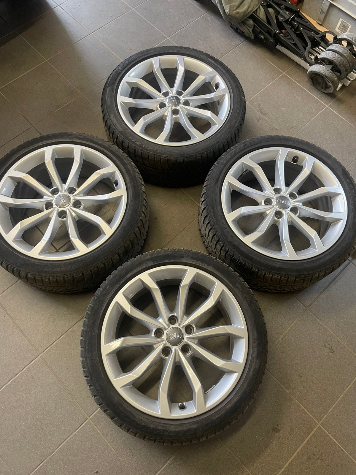 Kit hiver d’origine audi A4, Pneus et Jantes, Véhicule de tourisme, 18 pouces, Enlèvement
