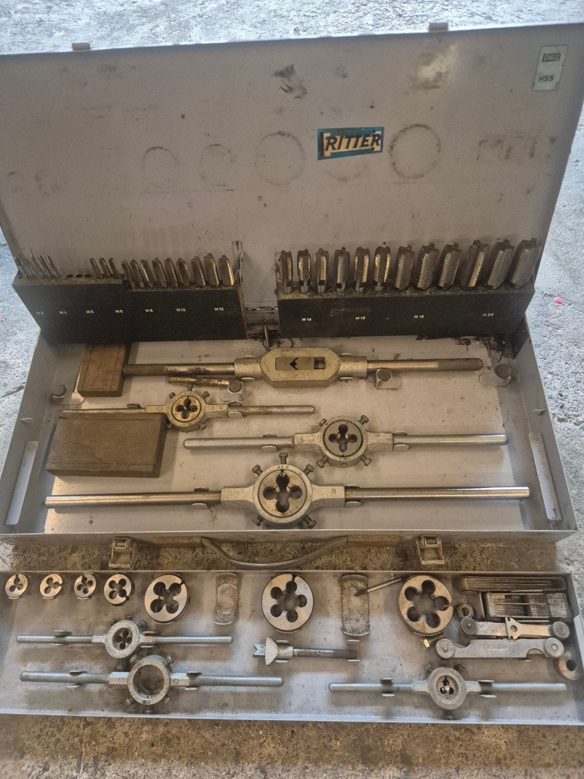 coffret tarauds, Enlèvement