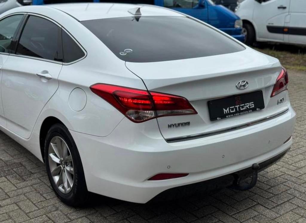 Hyundai i40 // 1.6 benzine, Leder, Bedrijf, Achteruitrijcamera, I40